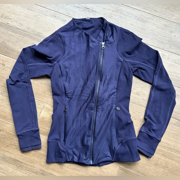 Lululemon Emerge Renewed Jacket - Picture 3 of 10